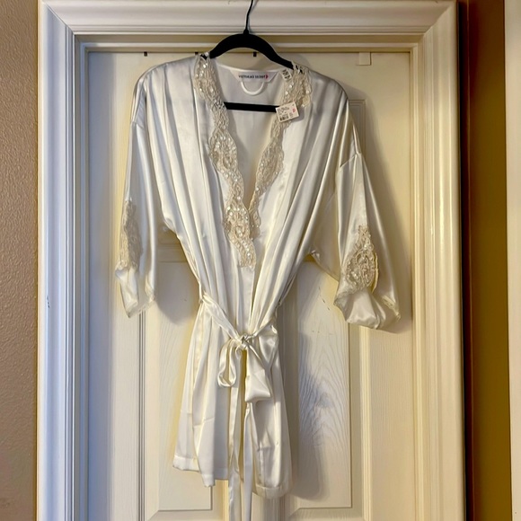 5 PIECE SET 🩶VINTAGE🩶NWT🤍Victoria’s Bridal Collection🤍Lace Robe,Nighty, Teddy - Picture 5 of 14